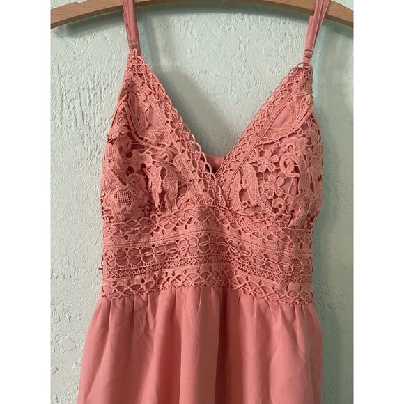 Halter Tiered Dress in the Sweetest Pink Back strap Casual Size S - Picture 2 of 5